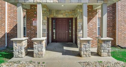 Whimsy on the Hillside!' Family Condo in Branson