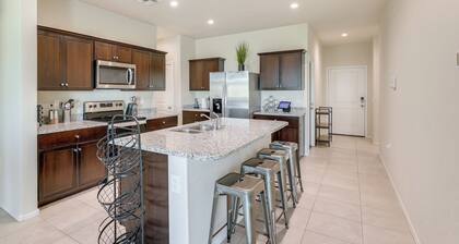 Suburban Family Home 7 Mi to Poston Butte Preserve