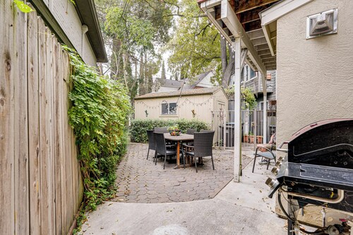 Walkable Miracle Mile Retreat w/ Peaceful Patio
