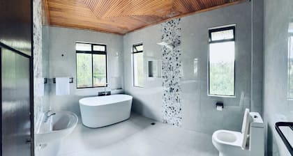 Lux Suites Hostpoa Airbnb's Eldoret