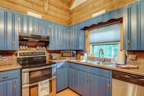 House (2 Bedrooms) | Interior - Soak in Hot Tub, Explore Outdoors: Cleveland Cabin (Cleveland)