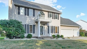 House (4 Bedrooms) | Front of property