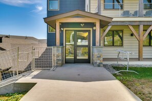 Apartment (4 Bedrooms) | Interior - Ski-in/out Okemo Mountain Resort Condo w/ Balcony (Ludlow)