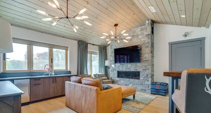 Ski-in/out Okemo Mountain Resort Condo w/ Balcony