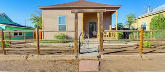 Walkable Location, Fenced Yard: Wickenburg Home!