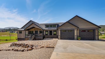 Rumah (Multiple Bedrooms) | Interior