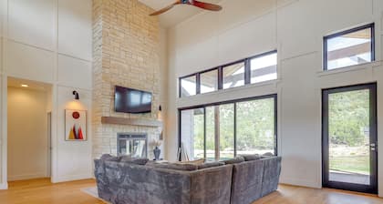 Nat'l Forest Access & Mtn Views: Family Eagar Home