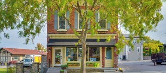 Central Location! Winter Retreat in Sackets Harbor