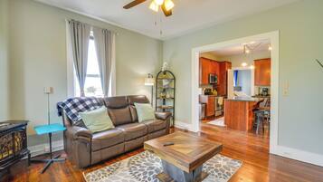 Apartment (2 Bedrooms) | Front of property