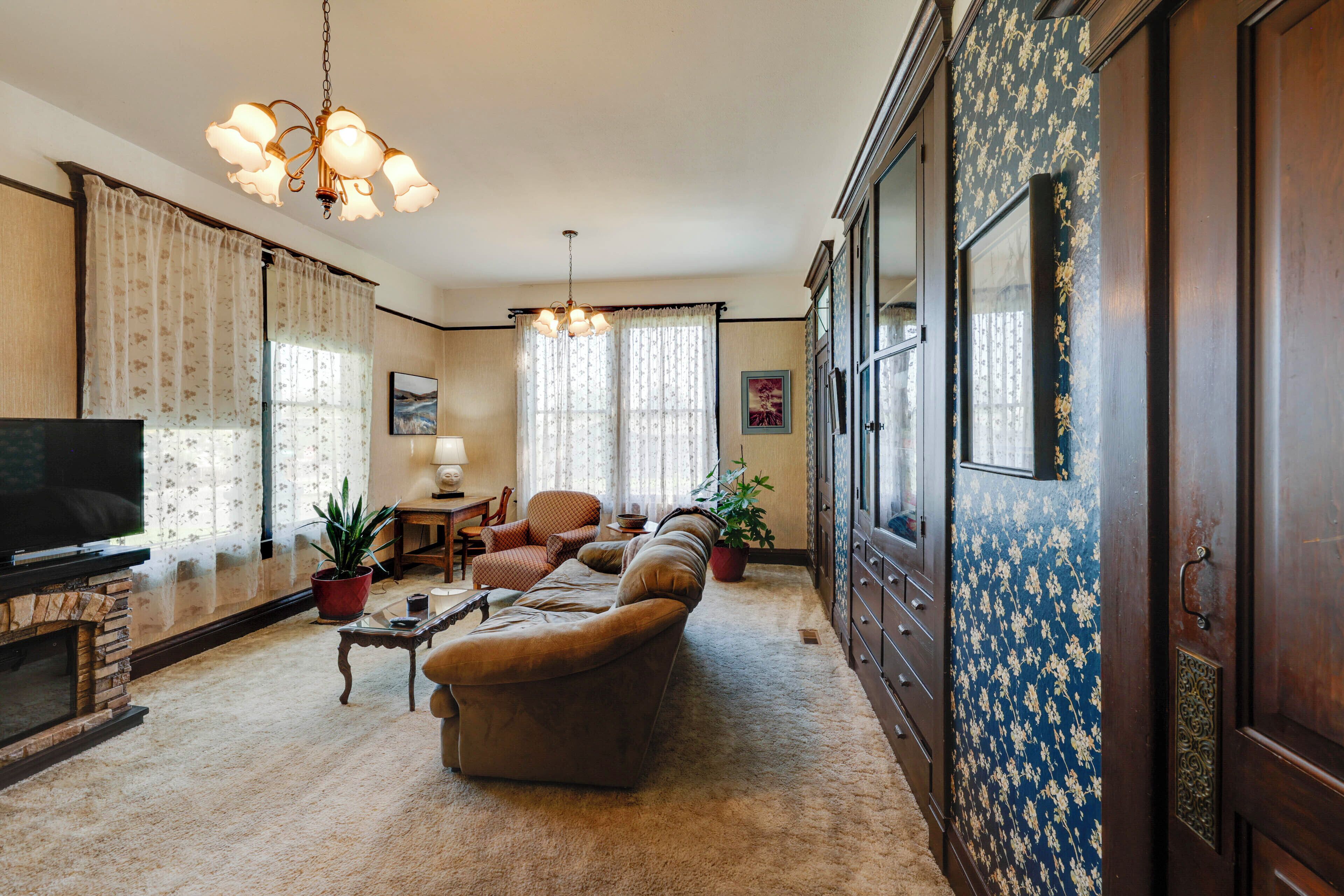 House (5 Bedrooms) | Interior