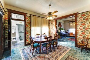 House (5 Bedrooms) | Interior