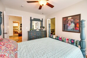 House (4 Bedrooms) | Interior - Walk to UT Southern & Dtwn Pulaski: Historic Home (Pulaski)