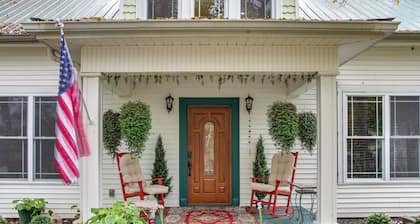 Walk to UT Southern & Dtwn Pulaski: Historic Home