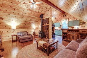 House (2 Bedrooms) | Interior - Hot Tub Haven 10 Mi to Hocking Hills State Park! (Amanda)