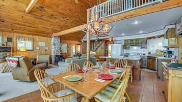 House (4 Bedrooms) | Interior