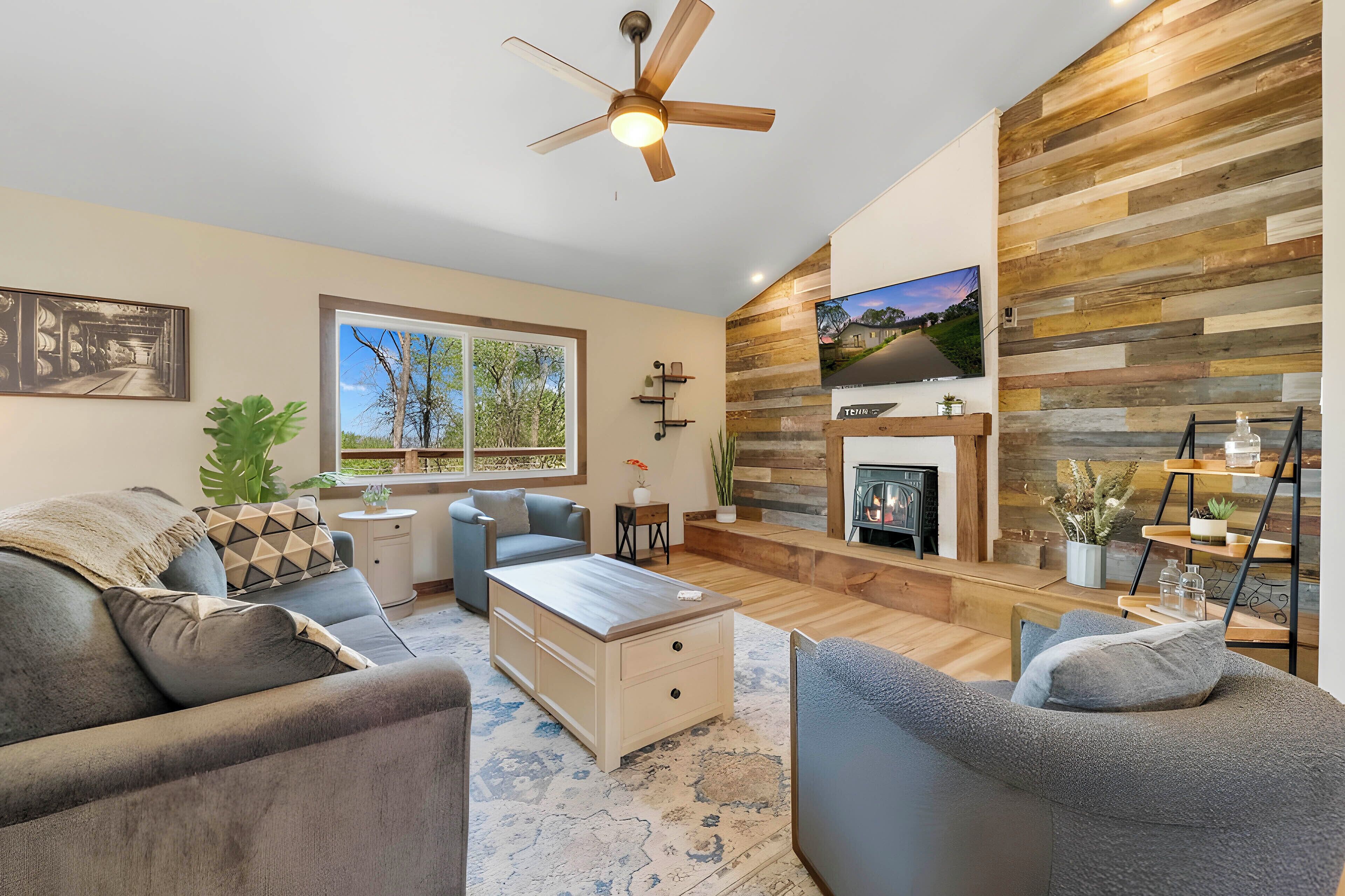 House (3 Bedrooms) | Interior