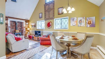 House (2 Bedrooms) | Front of property