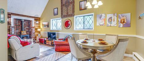 House (2 Bedrooms) | Front of property