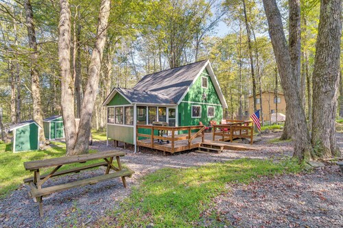 Fishing, Fun & Fall Foliage! Pocono Lake Cabin