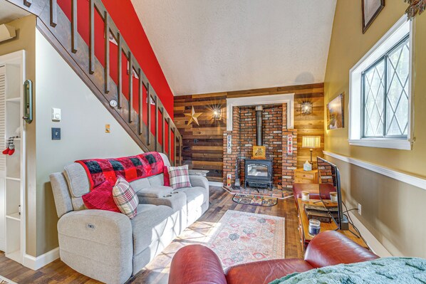 House (2 Bedrooms) | Interior