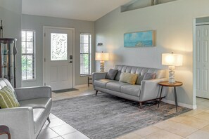 Interior - Walk to Beach! Palm Coast Oasis w/ Pool (Palm Coast)