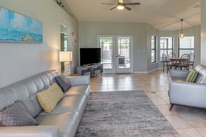 Interior - Walk to Beach! Palm Coast Oasis w/ Pool (Palm Coast)