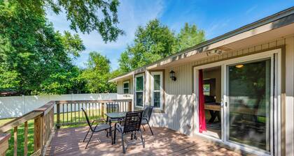 Walk to Campus, FSU Photo Wall: Inviting Retreat!