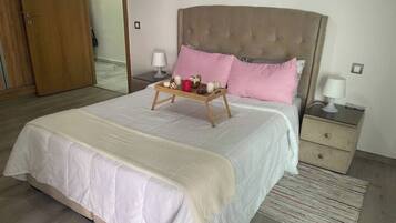 2 bedrooms, WiFi, bed sheets