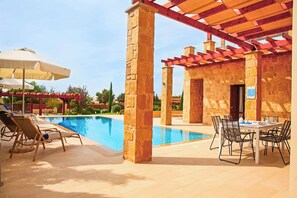 Villa (3 Bedrooms) | Aussenbereich