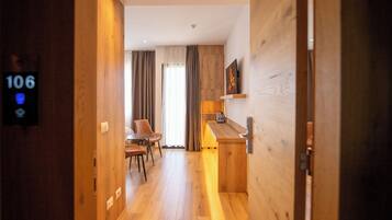 Twin Room, Balcony | In-room safe, desk, laptop workspace, soundproofing