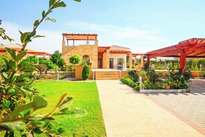 Villa (3 Bedrooms) | Esterni