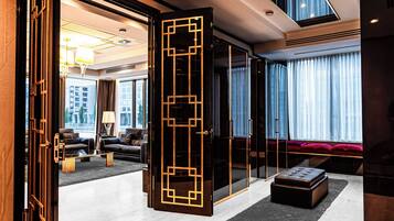Mega Suite | In-room safe, desk, free WiFi