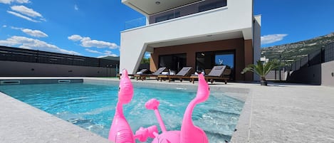 Outdoor pool, a heated pool