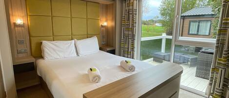 2 bedrooms, iron/ironing board, travel cot, free WiFi