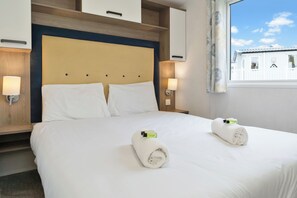 3 bedrooms, travel crib, free WiFi, bed sheets