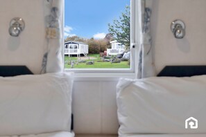 3 bedrooms, travel crib, free WiFi, bed sheets - Seton Sands  Kings Barnes | 3BR| Parking | Wi-Fi (Longniddry)