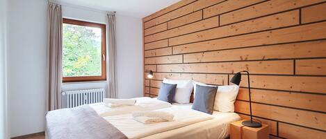 1 Schlafzimmer, Reisekinderbett, kostenloses WLAN, Bettwäsche