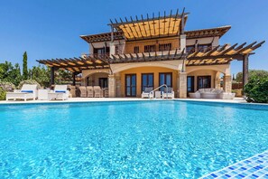 Villa (4 Bedrooms) | Aussenbereich