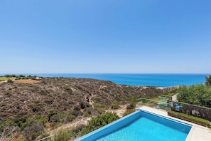 Villa (4 Bedrooms) | Exterior