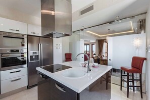 فيلا (4 Bedrooms) | المنشأة من الداخل