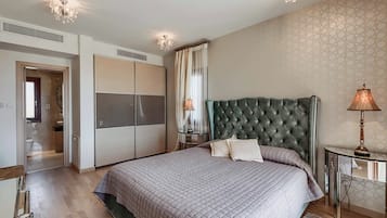 Villa (4 Bedrooms) | Interior