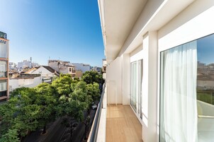 Family Studio, Balcony, City View | Terrace/patio