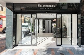Front of property - blanca maris (Fuengirola)
