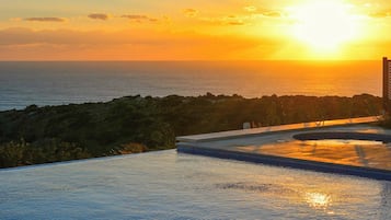 Villa (5 Bedrooms) | Exterior