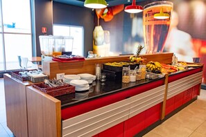 Ilmainen päivittäinen buffetaamiainen 