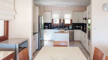 Villa (5 Bedrooms) | Interior