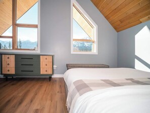 2 slaapkamers, een bureau, reisbedje, gratis wifi