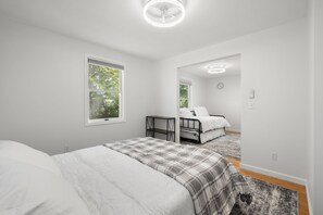 1 bedroom, desk, iron/ironing board, free WiFi