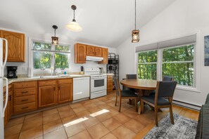 Microondas, horno, parrilla de estufa y lavavajillas 