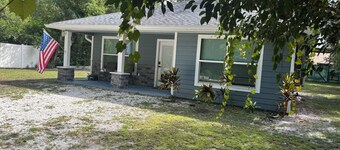 Charming 2-bedroom cottage in Odessa Fl. Minutes from Airport